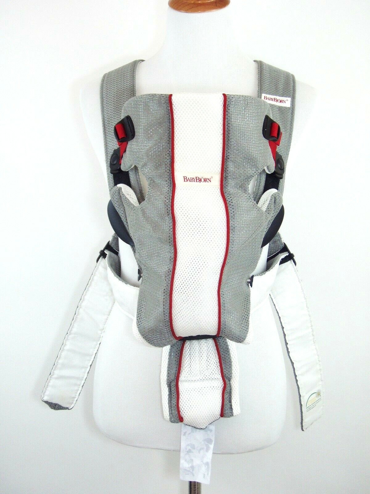 BABY BJORN Gray White Mesh Active Infant Carrier - Rear & Forward Facing 8-25lbs