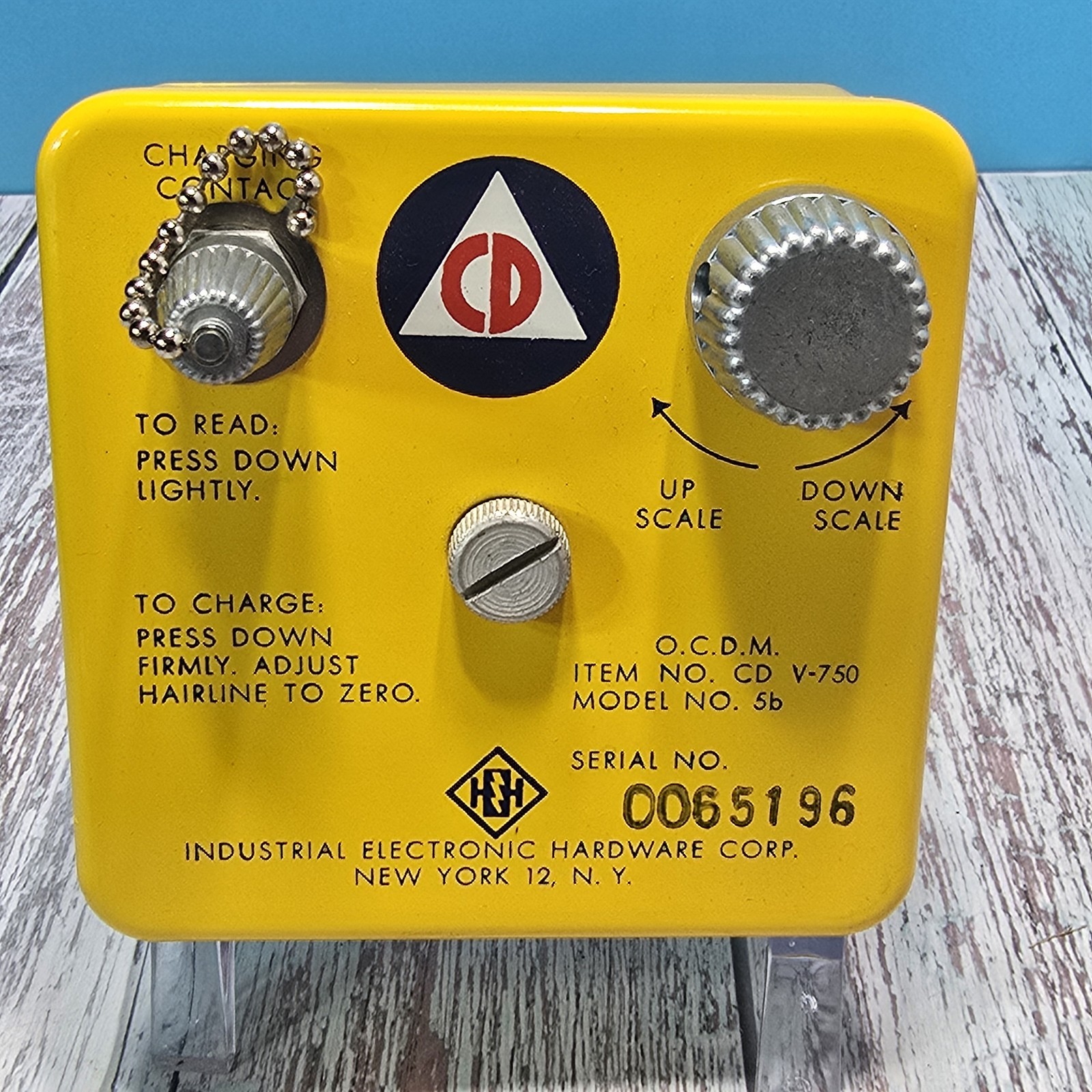 Cold War Nuclear CD V-750 Radiological Charger Fallout Cosplay Display