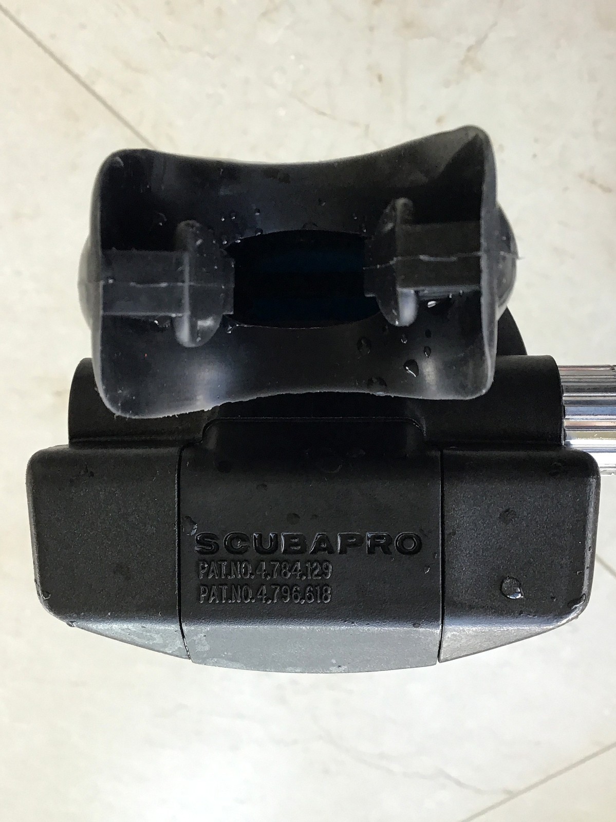 Scubapro MK10 Regulator, G200 B Second Stage, BCD, A.I.R. 2, Black, Medium