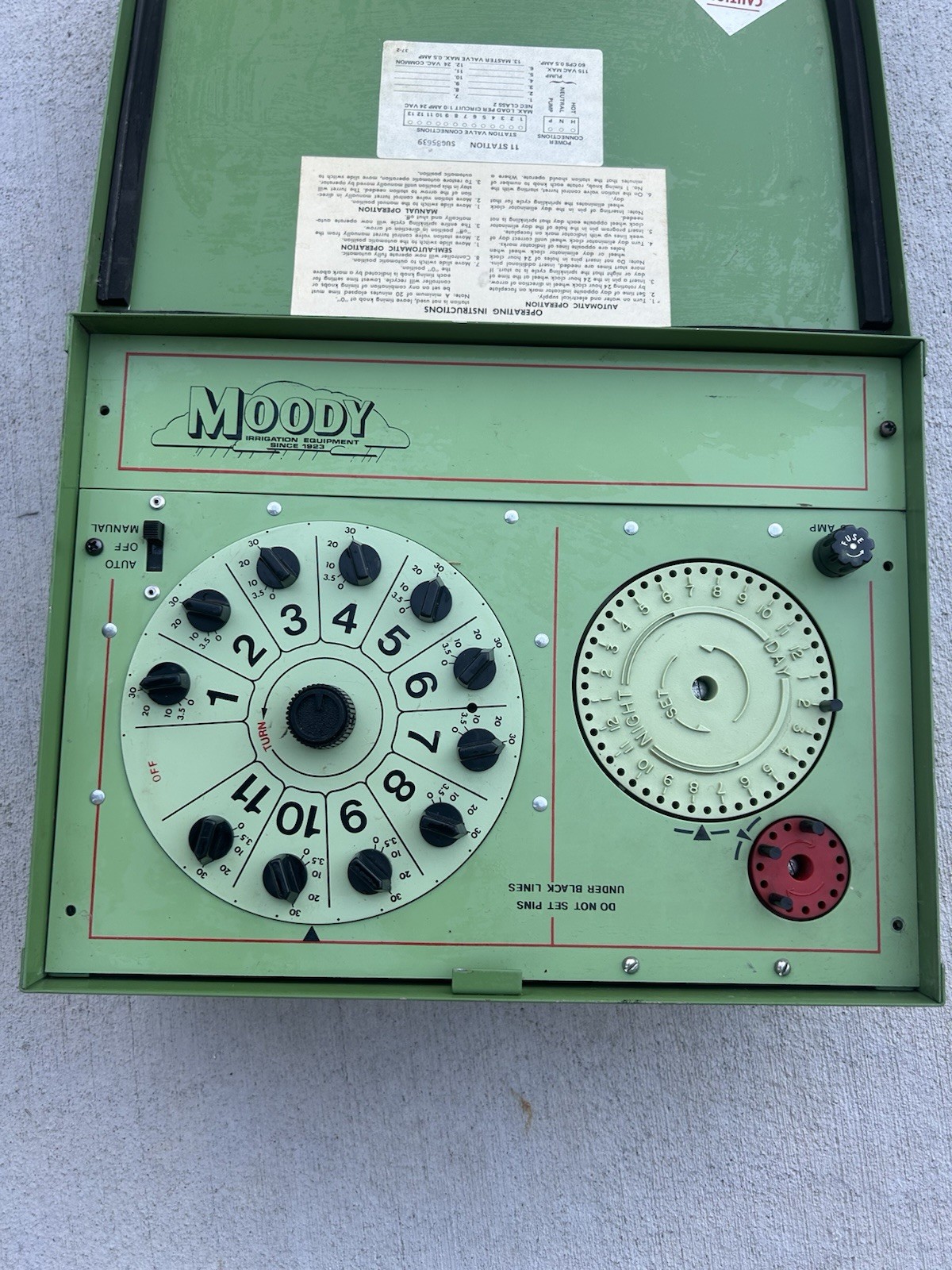 RARE-vintage Moody irrigation controller SUG85639 11 Station Untested For Parts