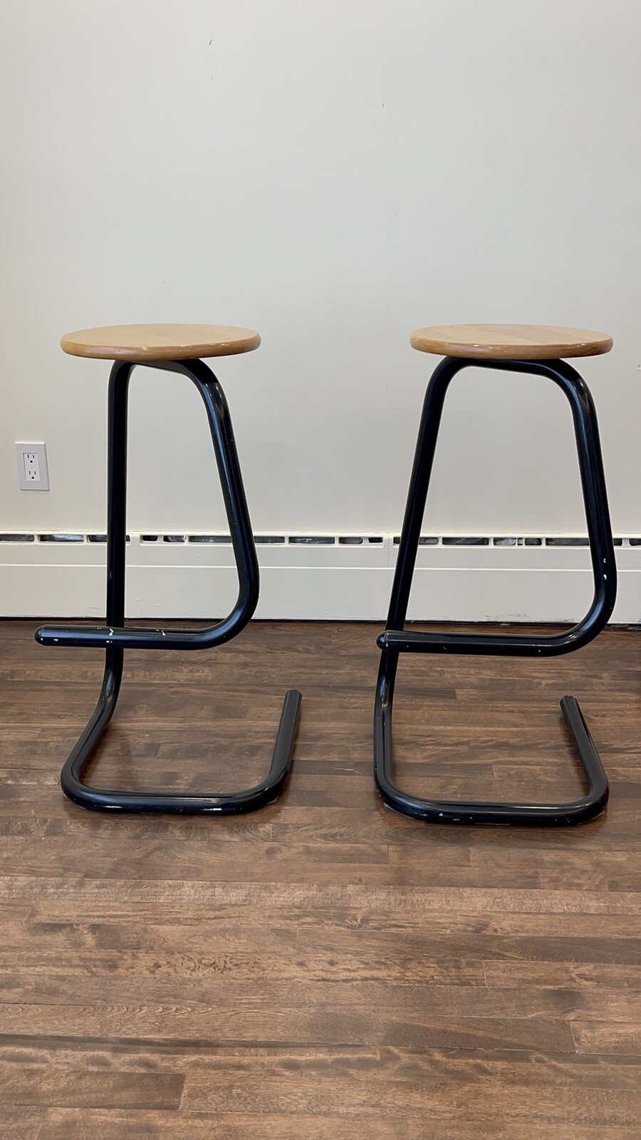 Part of set 0427 | Vintage PAPERCLIP Stool 30.5’’ H |Stool NO.2 of the 2 choice