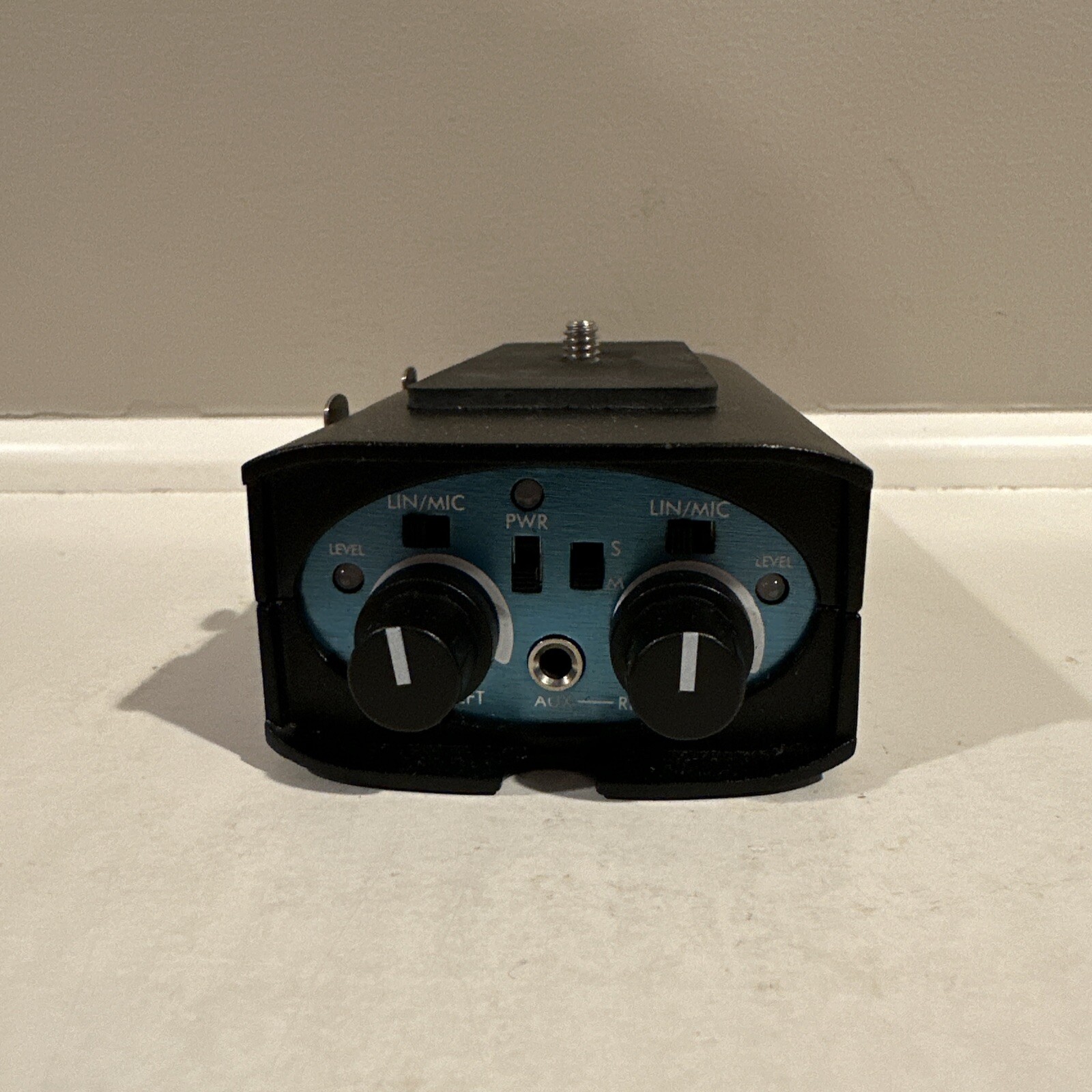 Beachtek DXA-HDV Camcorder Audio Adapter - No Cables