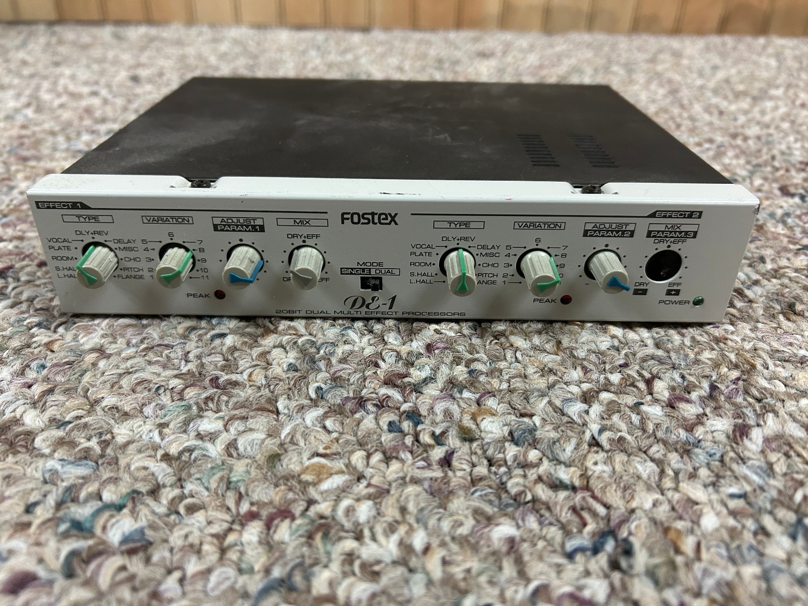 Fostex DE-1 Dual Multi Effect Processor