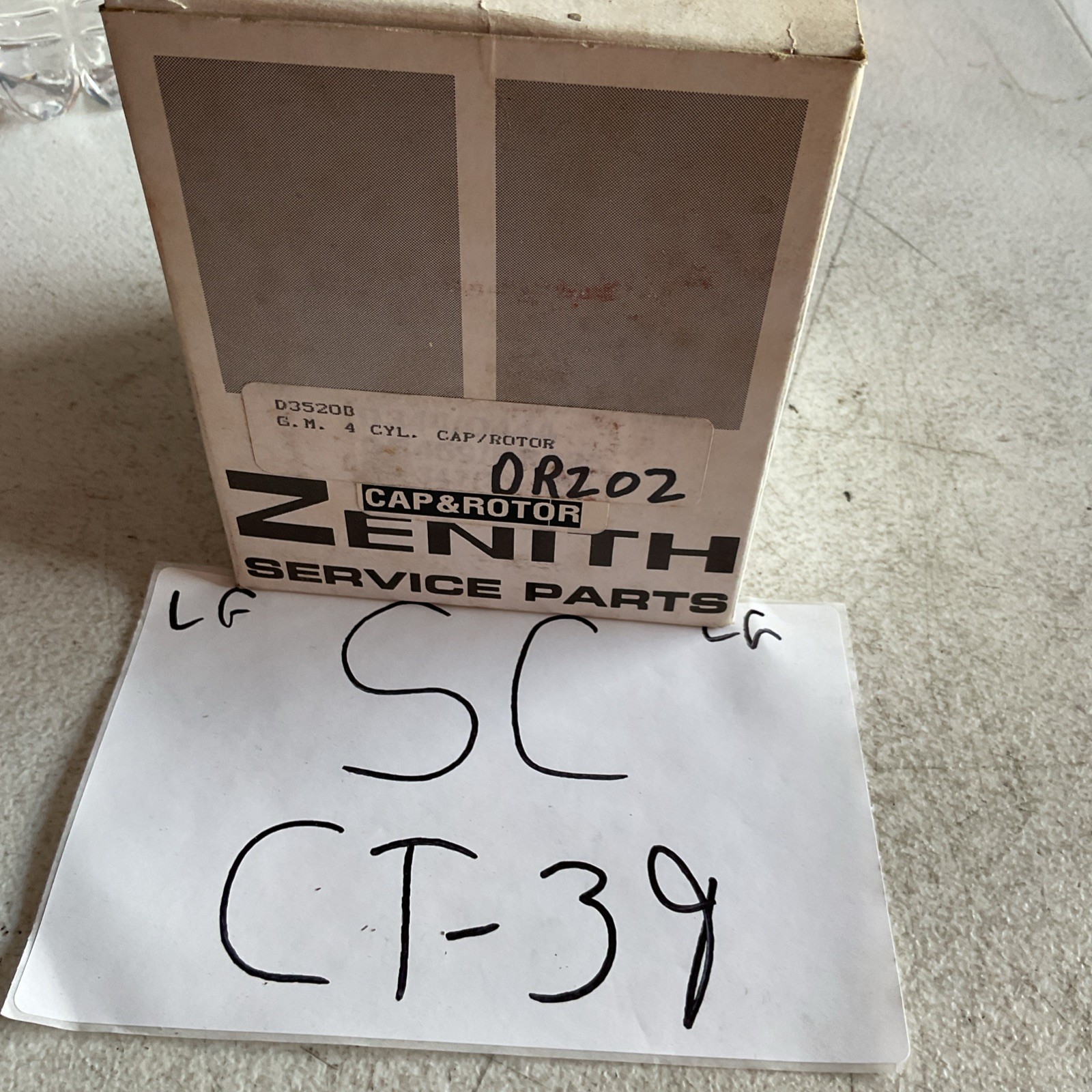 Zenith Distributor Cap, DR202