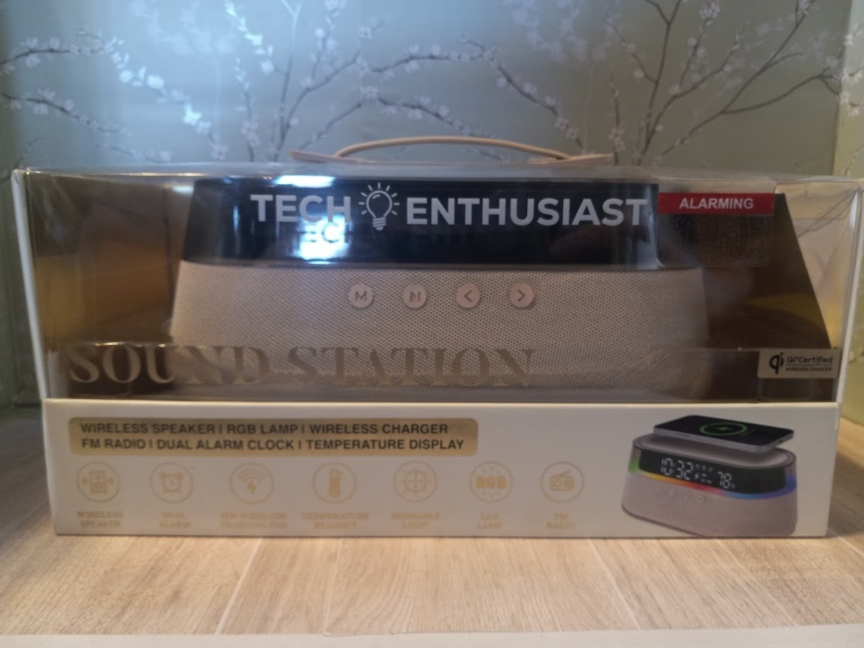 Tech Enthusiast - Sound Station -Wireless Speaker & Charger - NEW