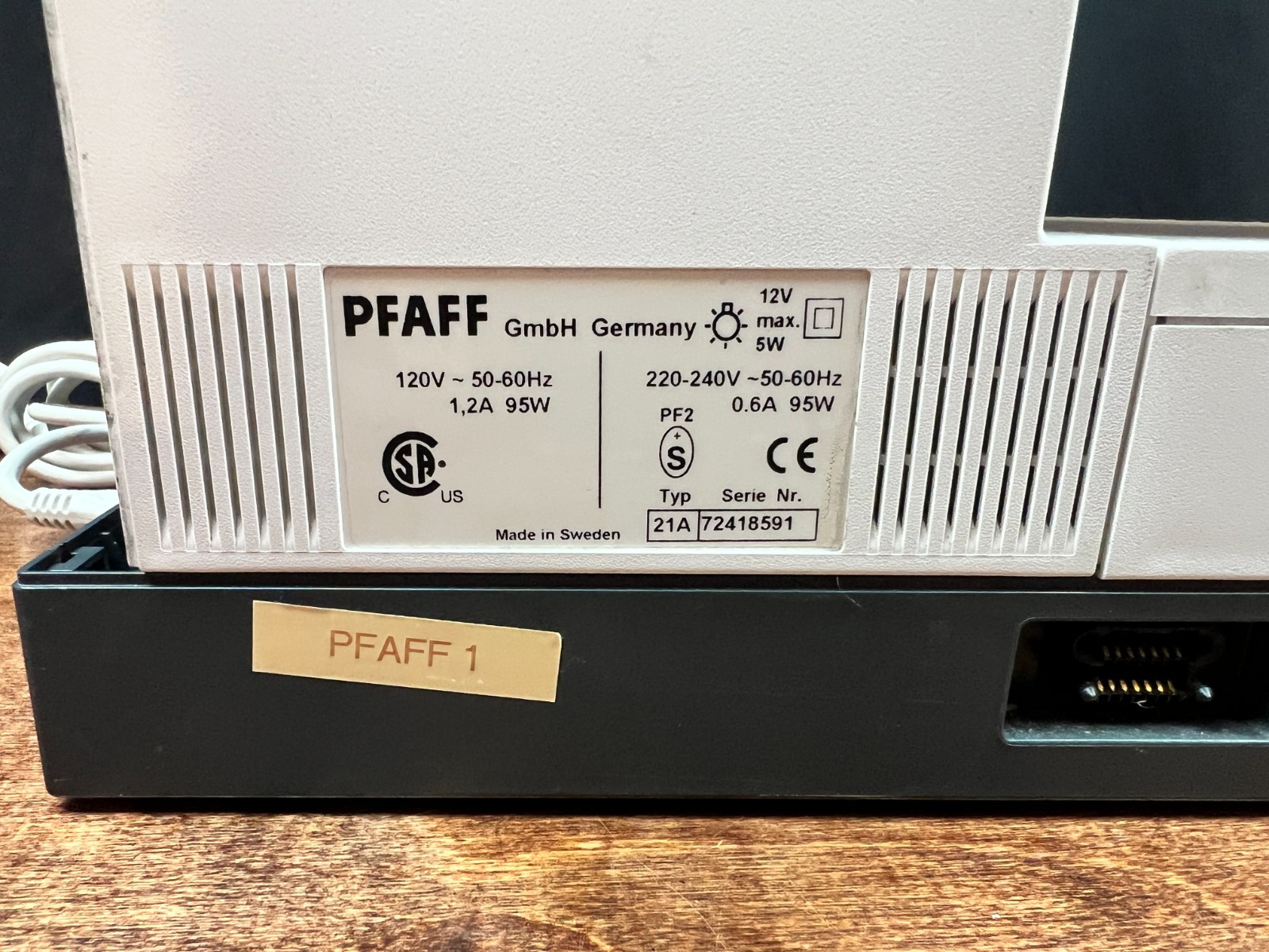 Pfaff Creative 2144 Computerized Sewing Machine