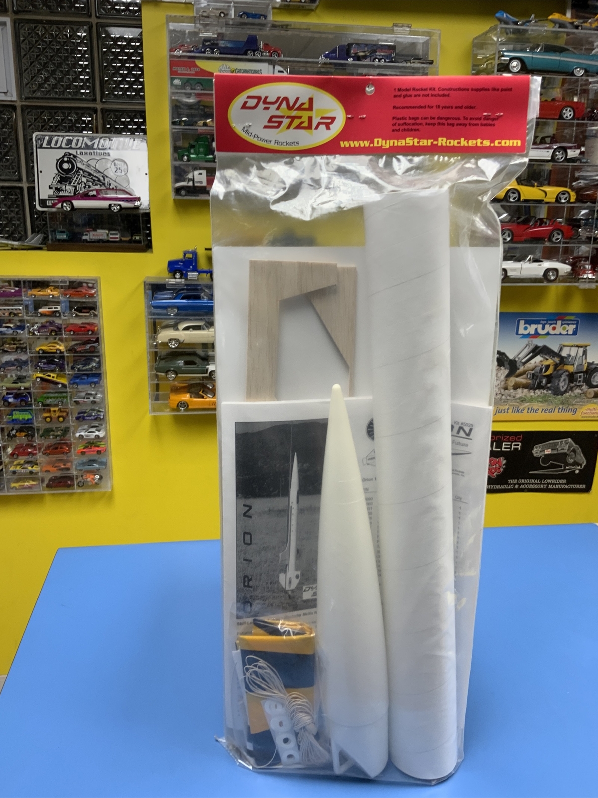 NEW DYNASTAR ORION MID POWER FLYING MODEL ROCKET