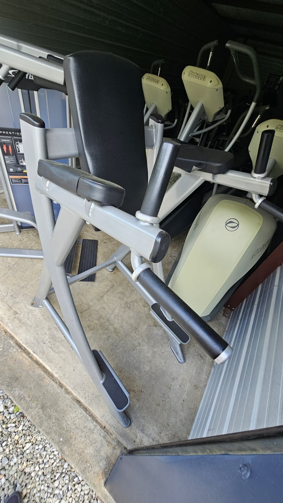 Cybex Prestige Ergonomic Leg Raise Chair Steel Commercial Gym Equipment