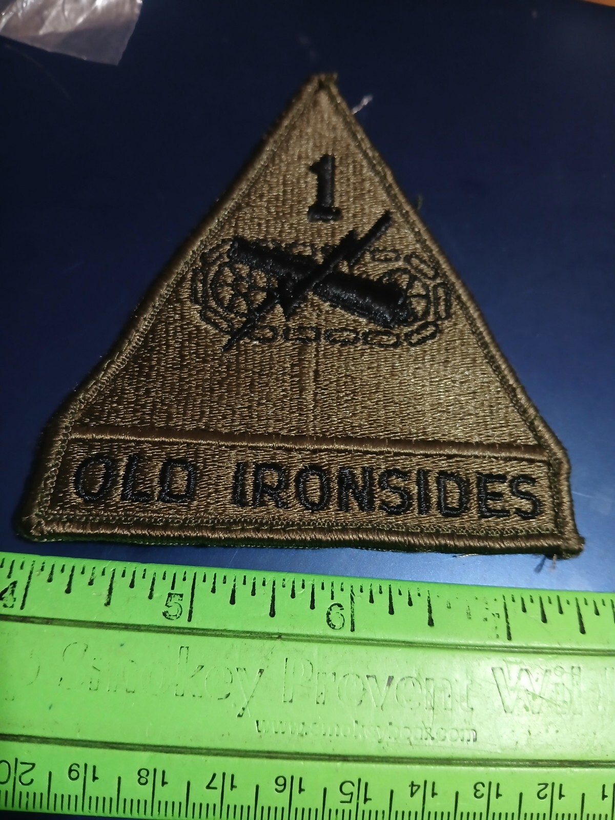 U S Army SSI- Patch - 1st Armored Division (24-725)