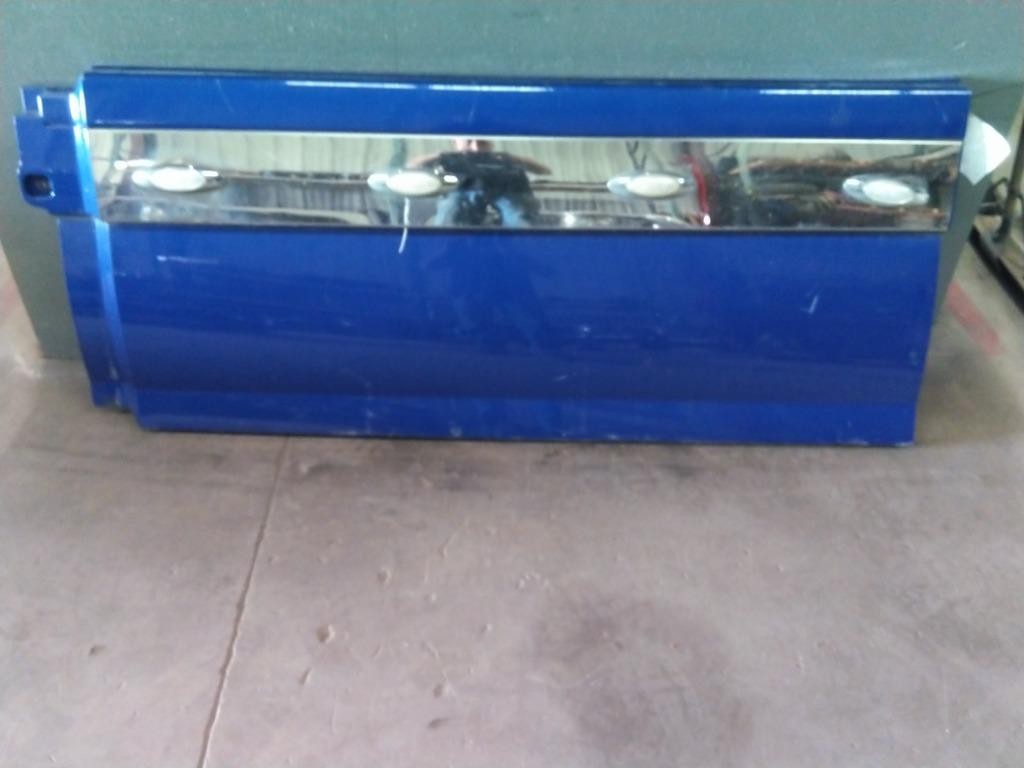 For 2017 VOLVO VNL SIDE FAIRING Right ,  IL