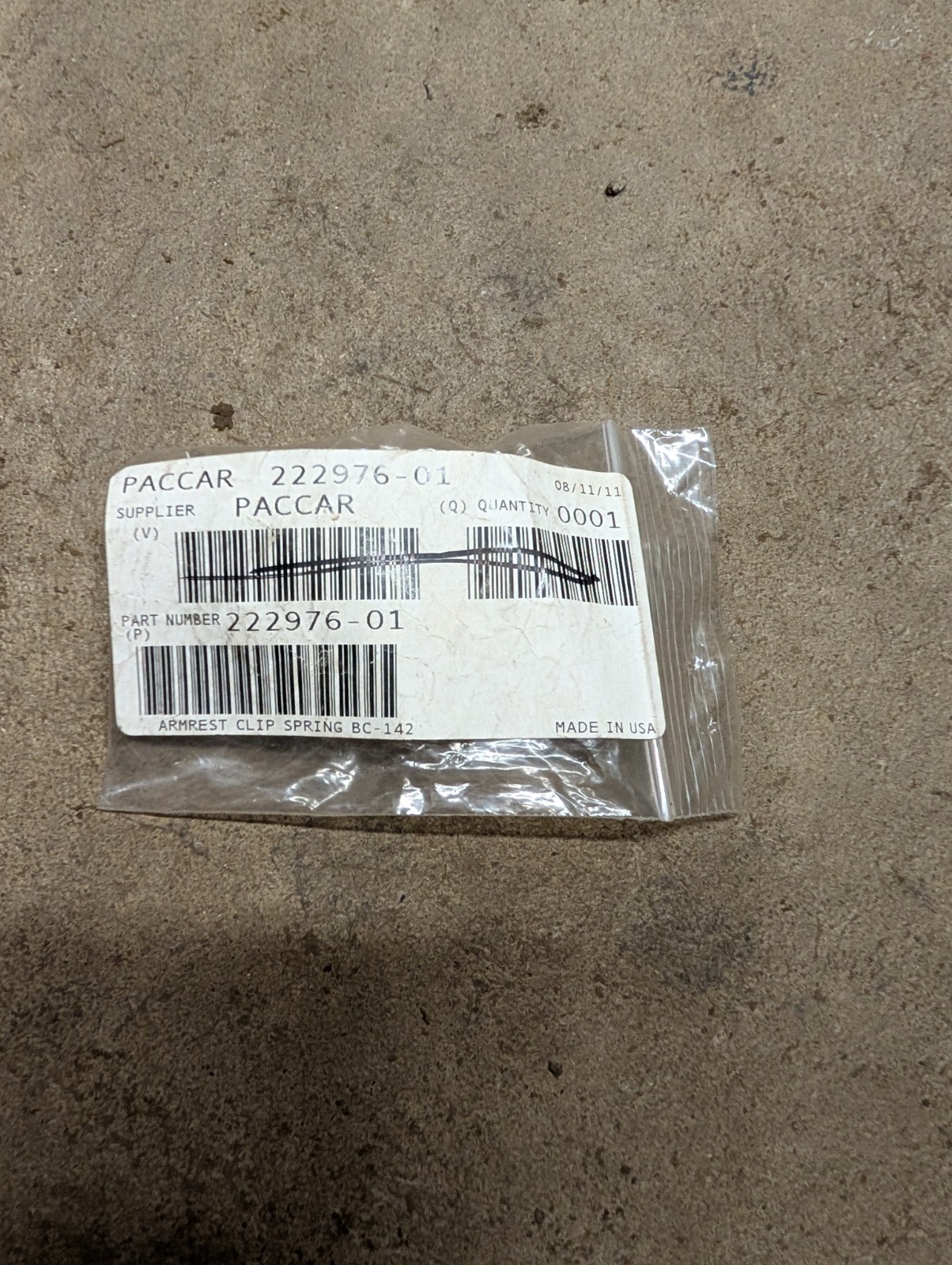 Peterbilt 222976-01 Clip Qty 1
