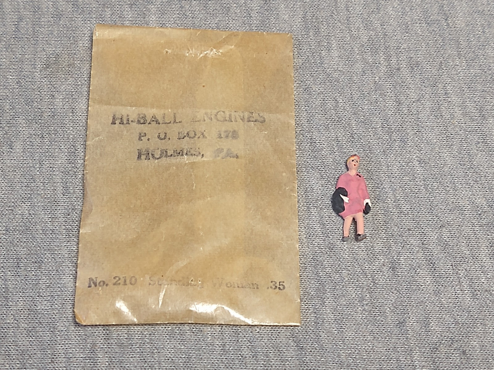 Hi-Ball Engines HO Scale Standing Woman Figure #210 ~ TS