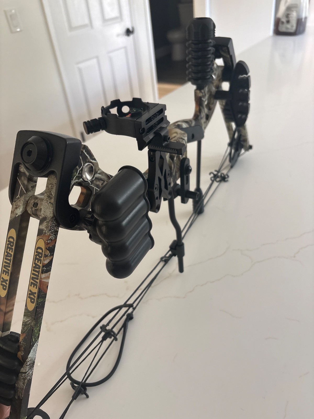 CREATIVE XP COMPOUND HUNTING BOW RIGHT HANDSD