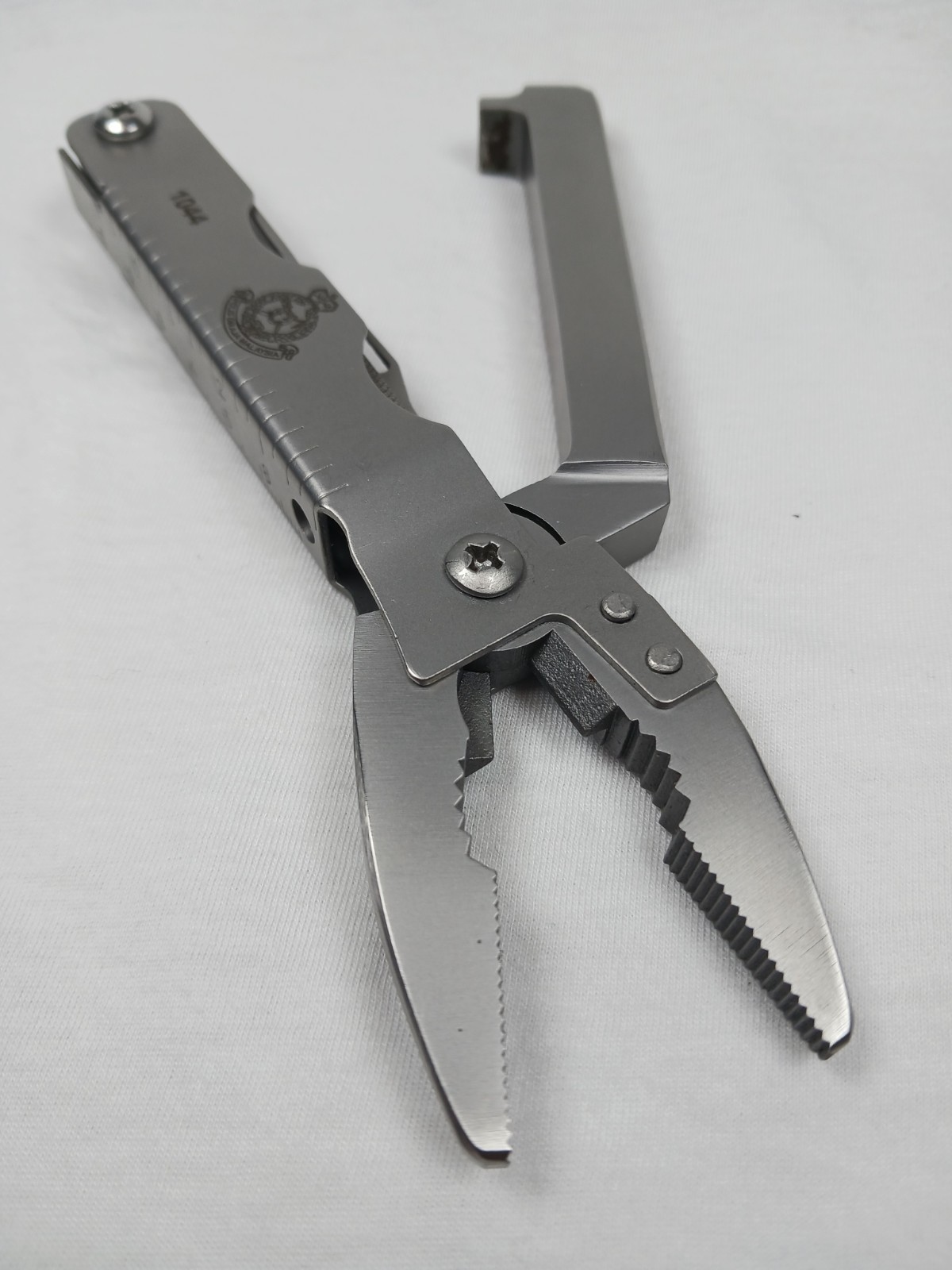 Kutmaster Multimaster 1044 Multi-Tool Pliers w/ Knife Saw File Hook Bit Driver