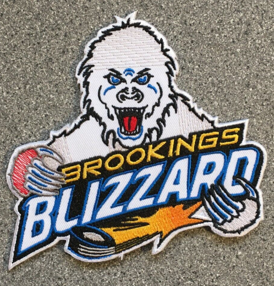 2012-15 BROOKINGS BLIZZARD NAHL HOCKEY MINORS VINTAGE 4.5" DEFUNCT TEAM PATCH