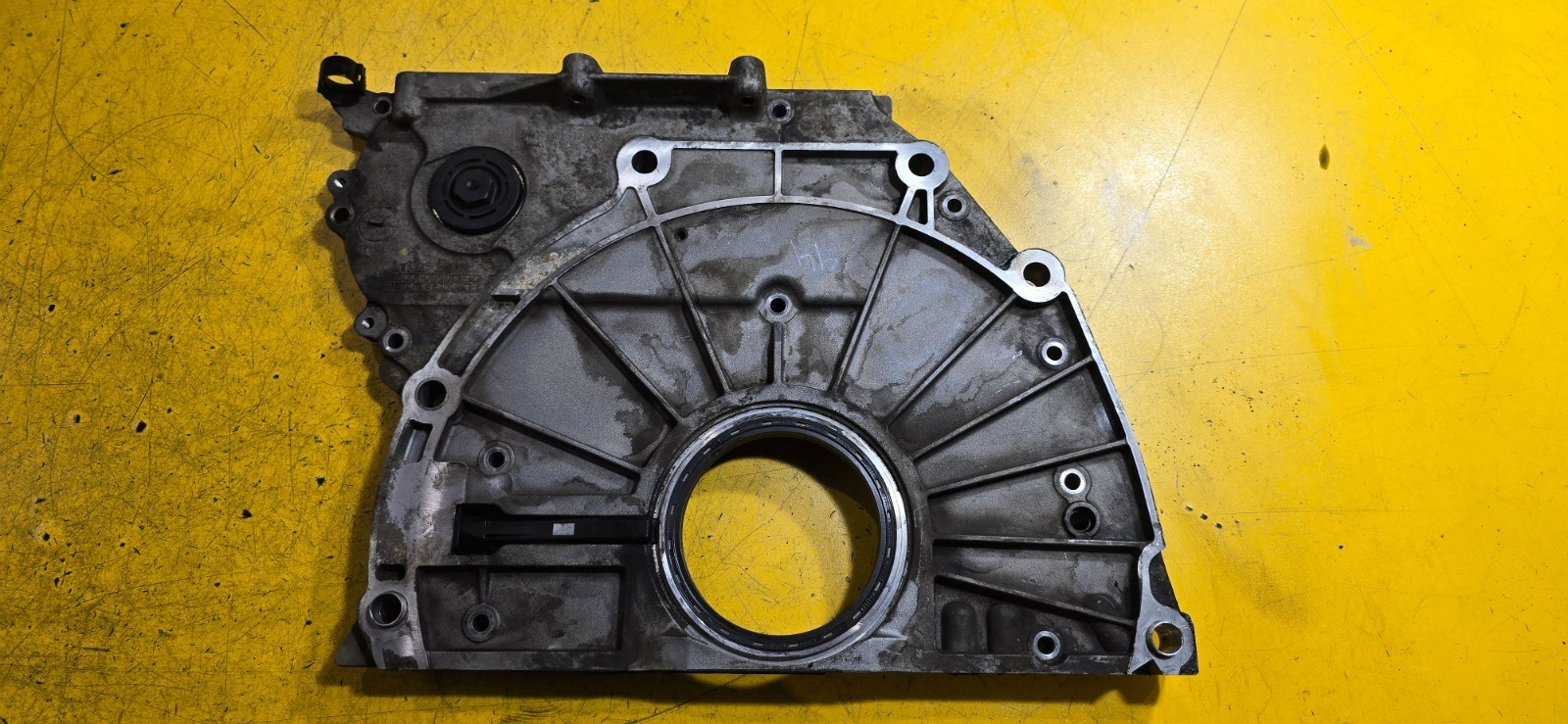 BMW X3 F25 XDRIVE 10-14 30D N57D30A DIESEL ENGINE TIMING CHAIN COVER 7812996