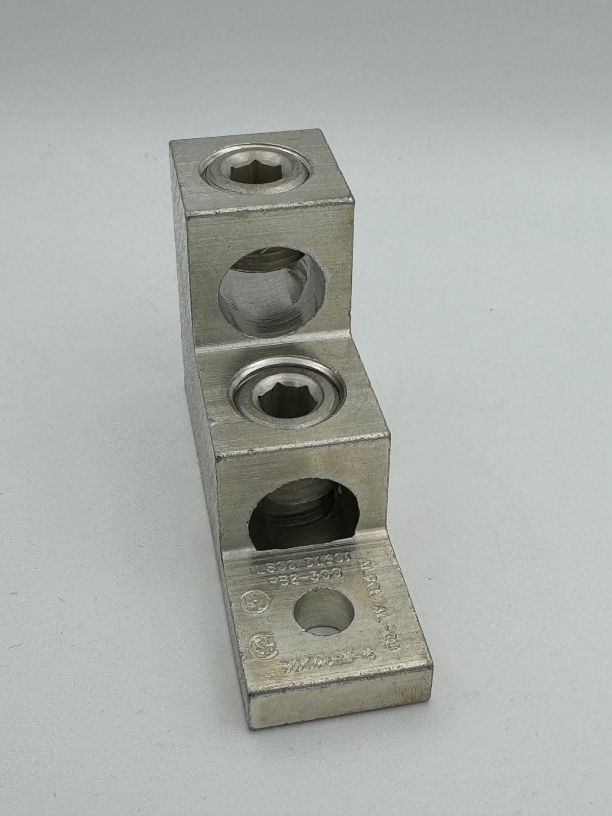 ILSCO PB2-300 Aluminum Panelboard Lug, Dual Rated, Conductor Range 300-6, 2