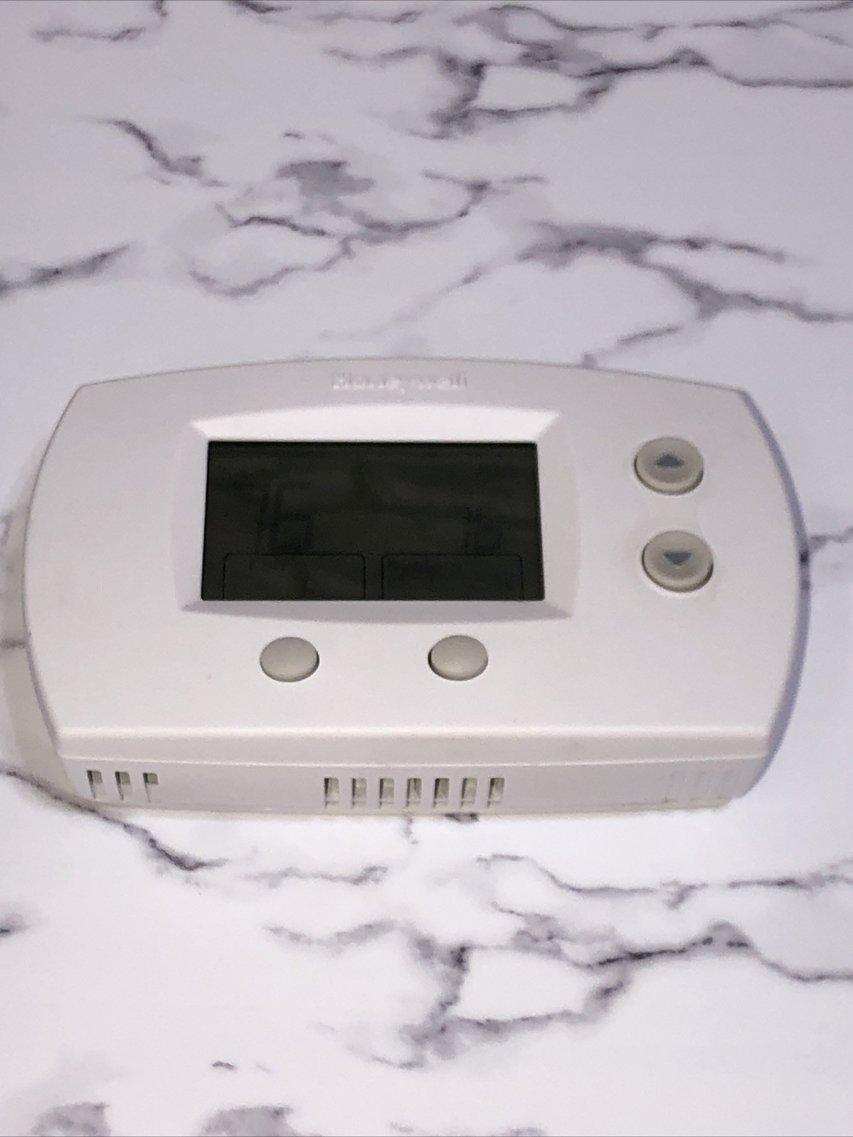 Honeywell FocusPRO 5000 TH5220D1003 Digital Programmable Thermostat