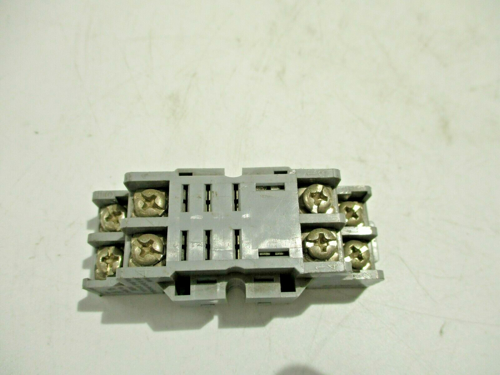 NEW DAYTON 2A582E RELAY BASE SOCKET 8 PIN 10A 300V