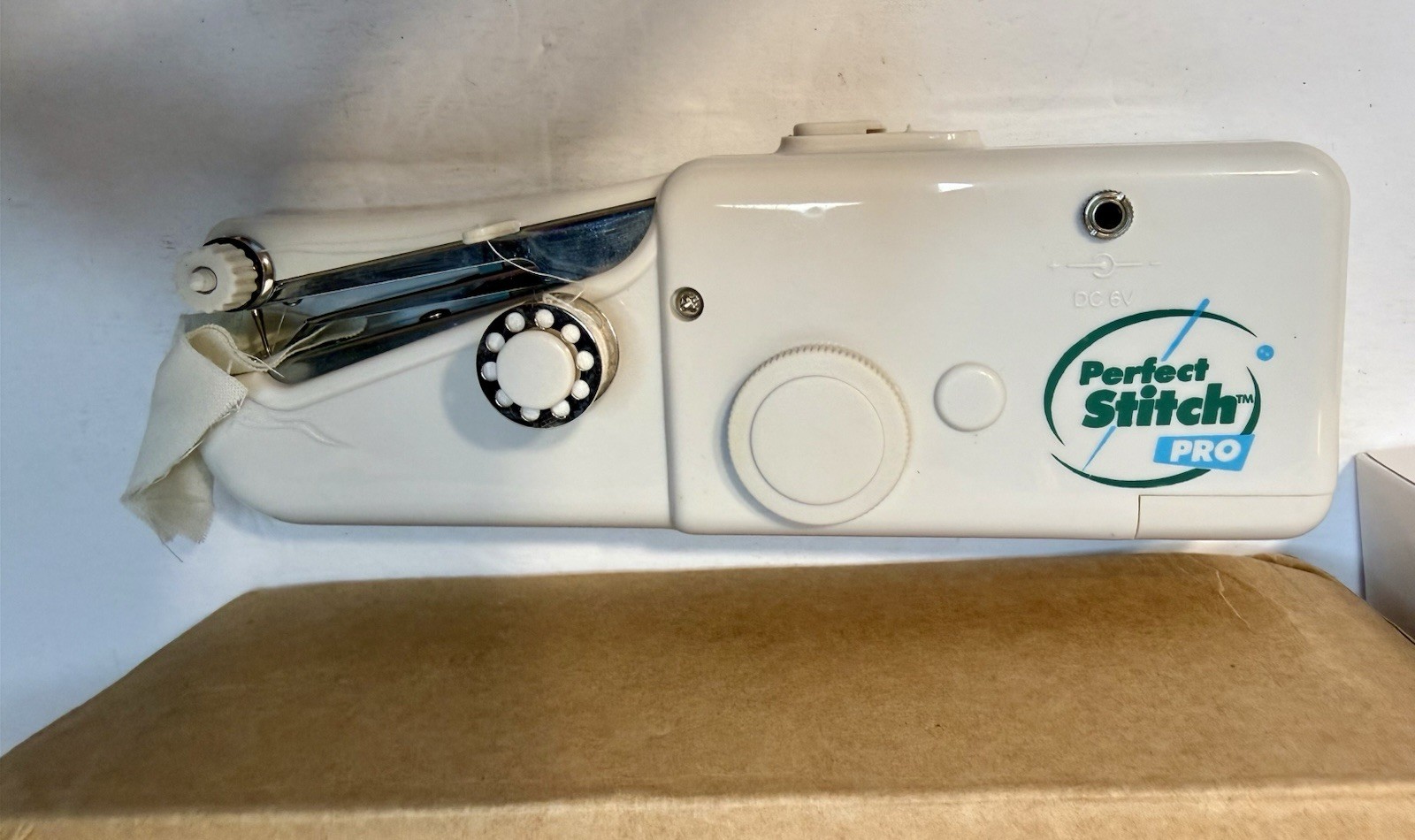 New Perfect Stitch Pro Handheld Sewing Machine Kit With Threads NIB - Tested