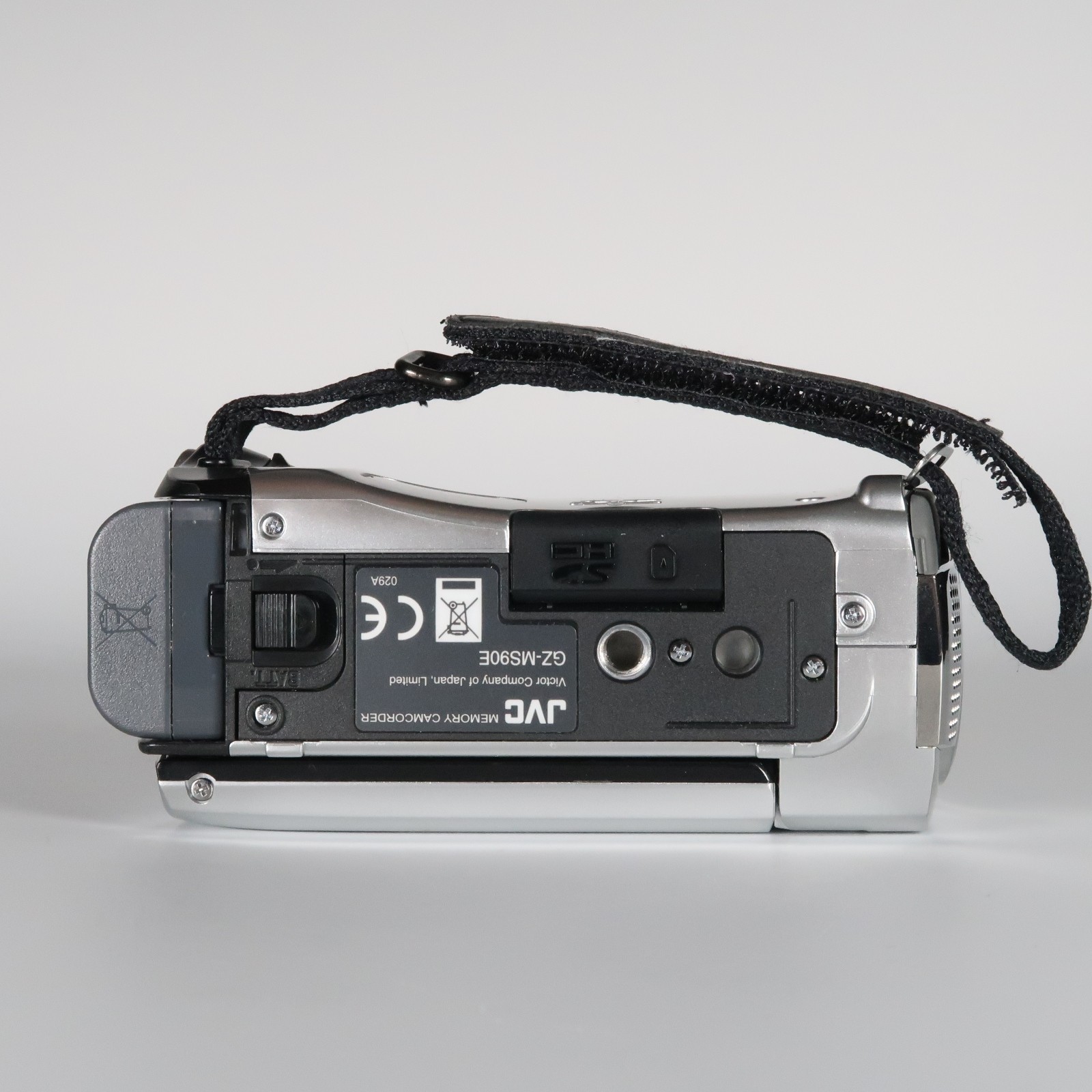 JVC Everio GZ-MS90E Compact Camcorder Digital Video Recorder, Refurbished