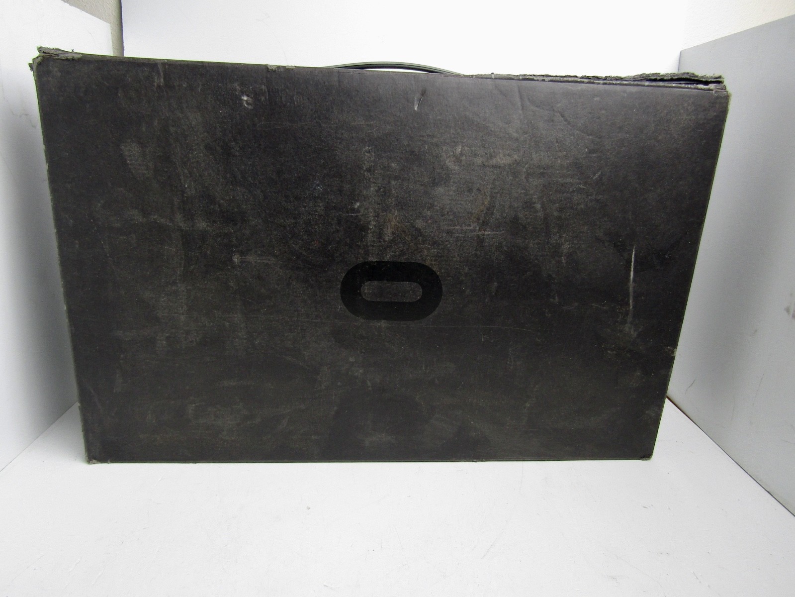 Oculus Rift Virtual Reality Headset with Sensor and Accessories - Not Tested !