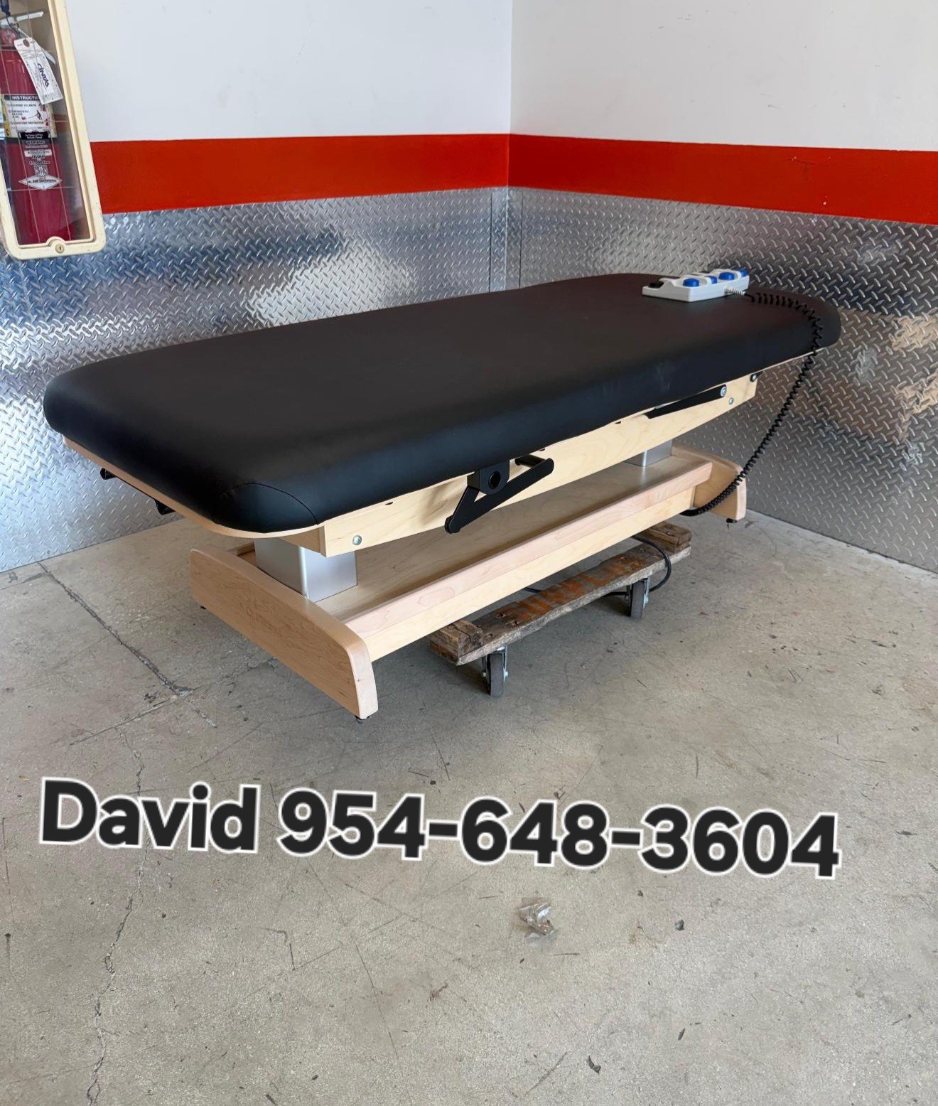 Oakworks PF Series Electric Lift Massage Theraphy Table Foot Pedal $2499. obo