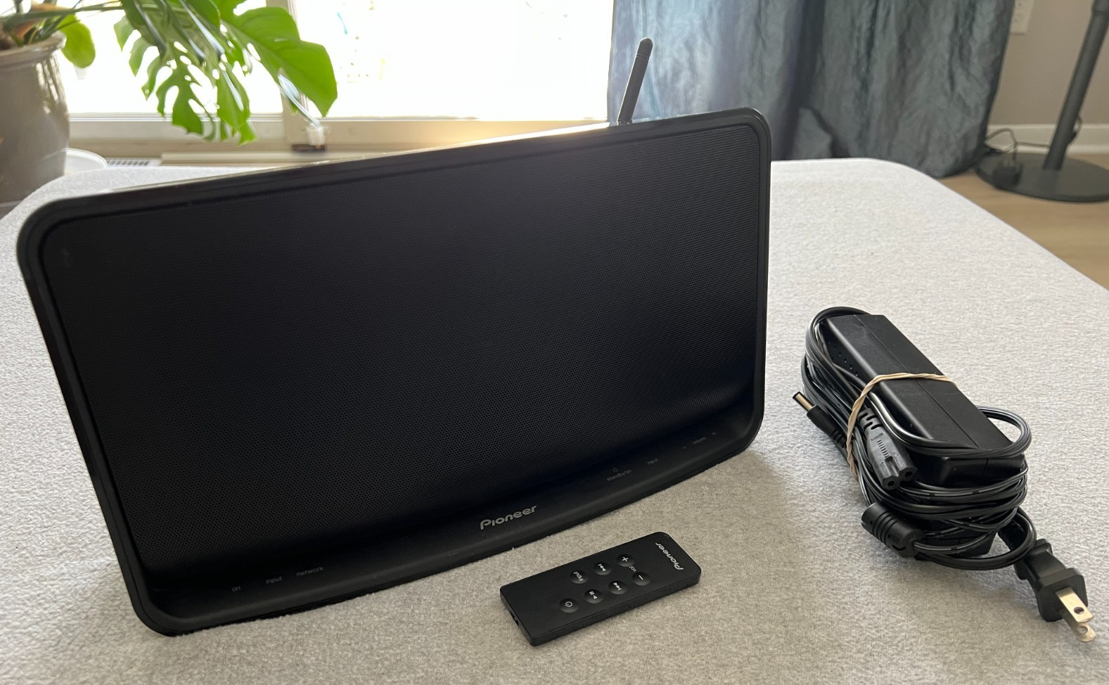 Pioneer XW-SMA1-K Wireless System With Power Cord and Remote- TESTED & WORKING
