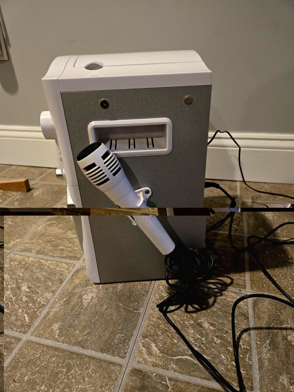 The Singing Machine STVG569BTW Karaoke System White