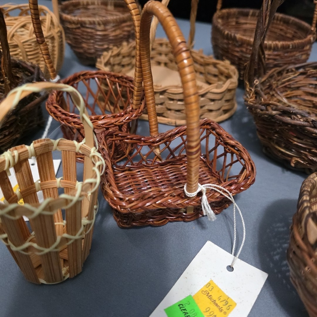 Crafts Misc. Small Wooden Baskets