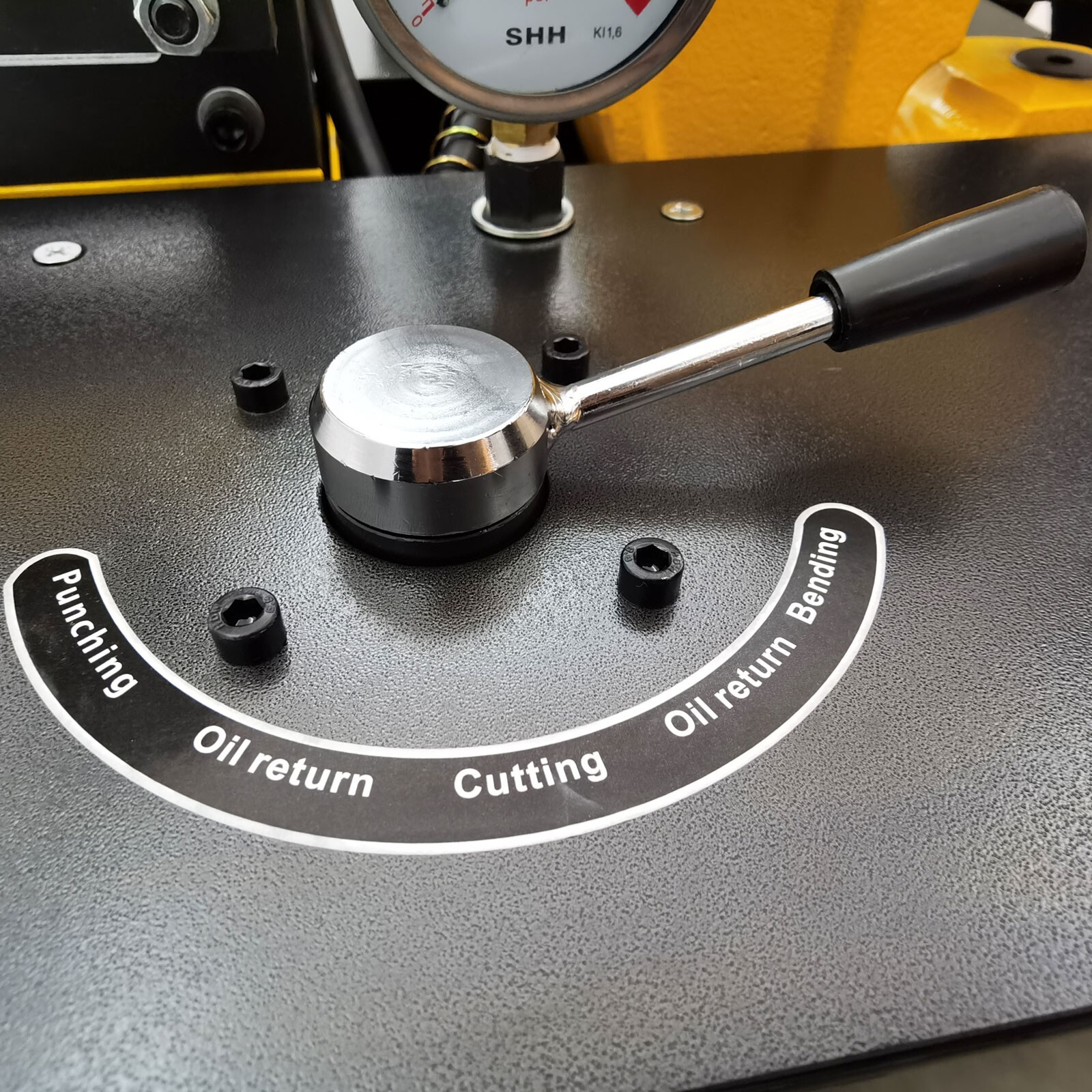 5 in 1 Bus Processing Machine Multi-functional Puncher Cutting Punching Bending