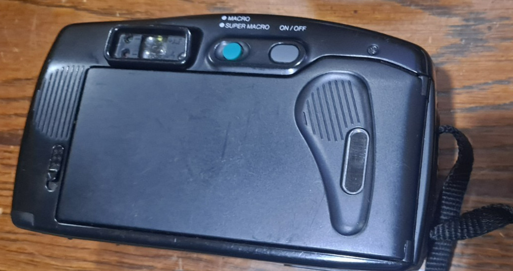 Samsung Maxima Zoom 105 Camera 35mm Point & Shoot UNTESTED with case