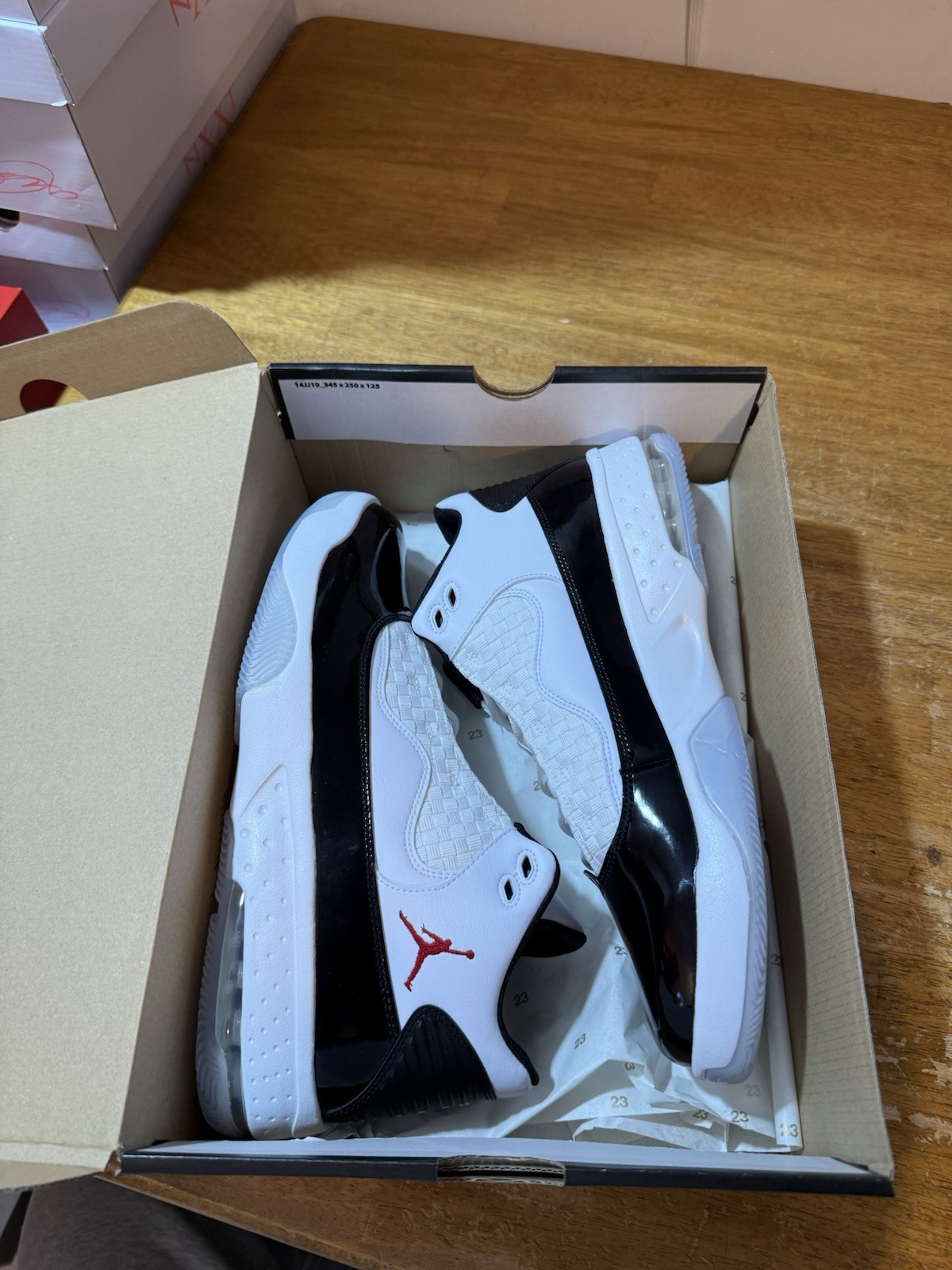 Men Size 11-13 Nike Air Jordan Max Aura 2 Basketball White Black CK6636-102
