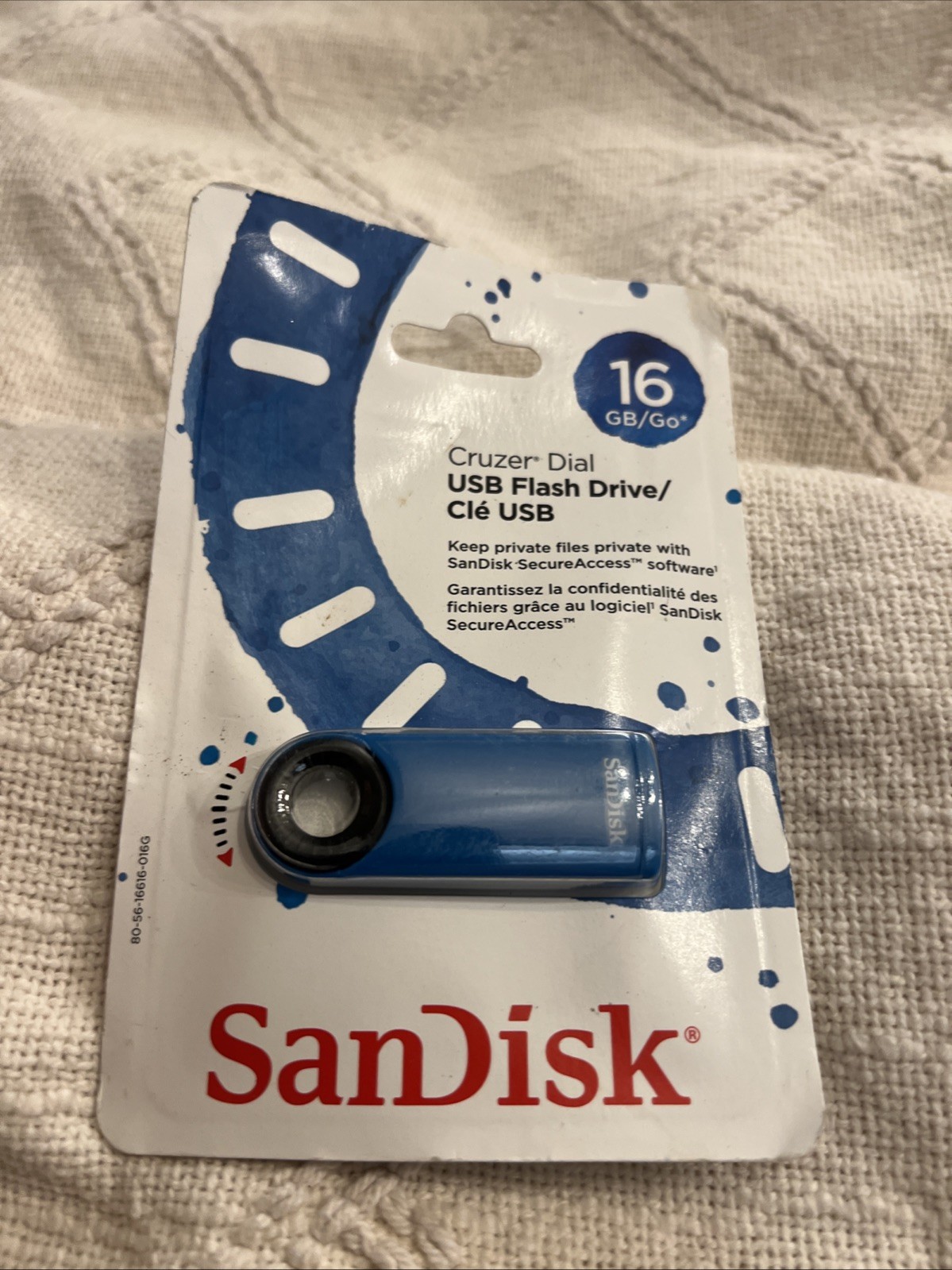 New In Sealed Package ScanDisk Cruzer Dial 16GB USB Flash Drive Blue