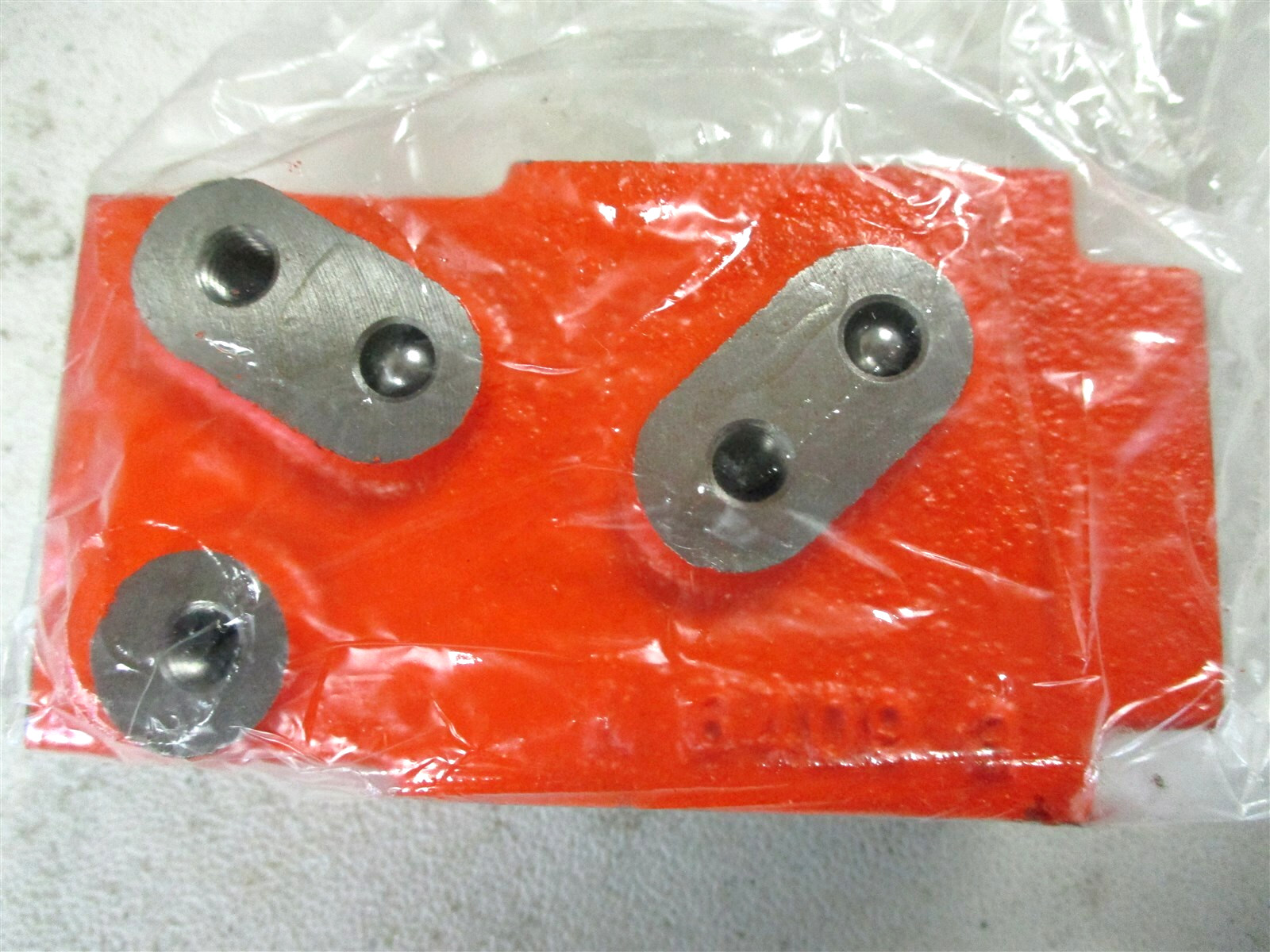 36979-24700 GENUINE OEM KUBOTA HYDRAULIC RELIEF VALVE M8950-DT