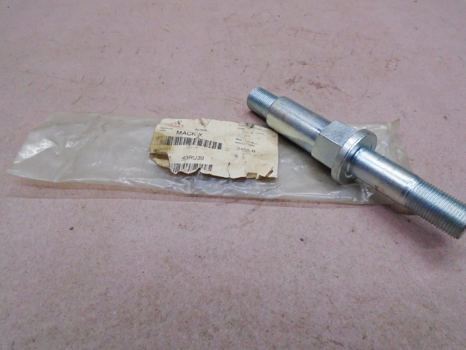 NEW Mack Truck Genuine Parts 43RU39 Shock Stud Bolt OEM