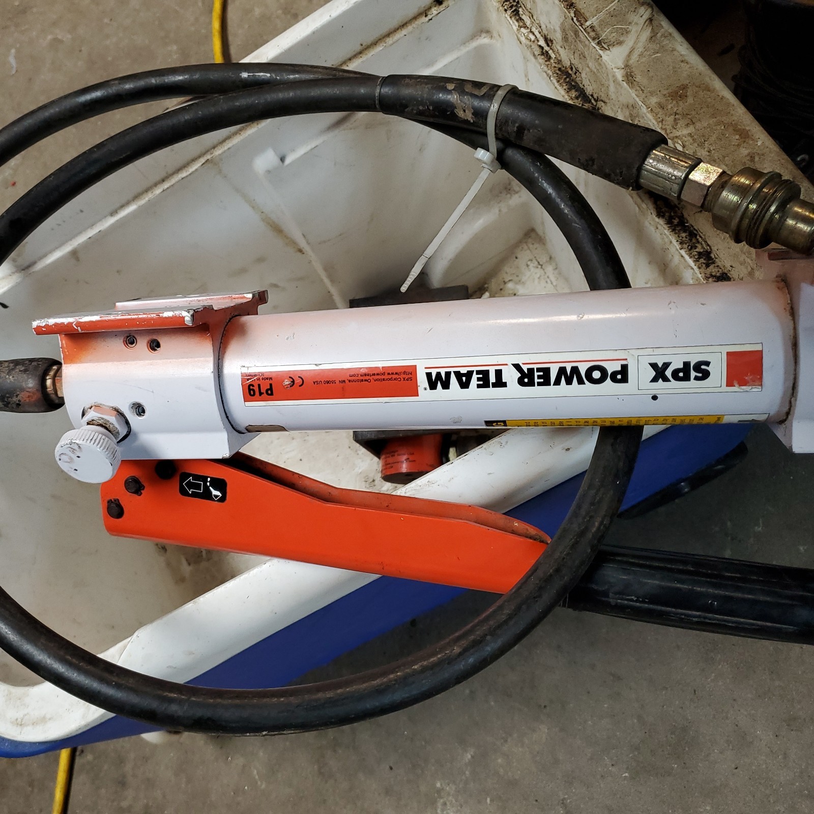 SPX Power Team P19 MODEL A   Hydraulic Pump 10000 PSI