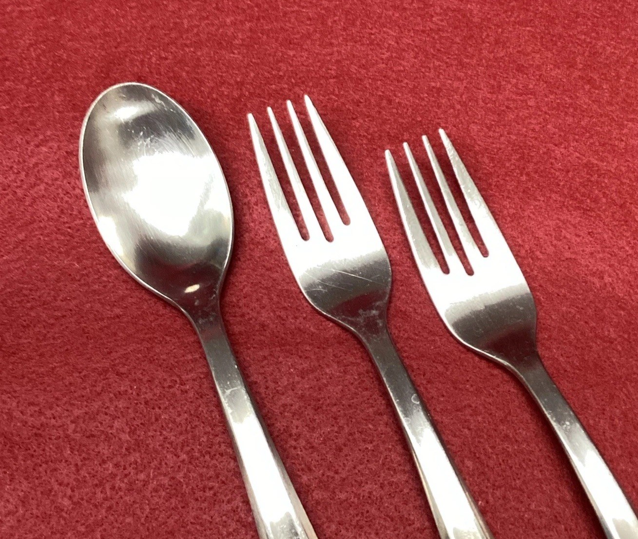 Gourmet Settings Jazz Stainless Flatware 1 Tablespoon & 2 Dinner Forks