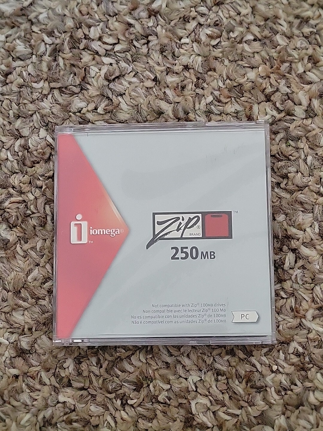 New Iomega Computer Zip Drive Single 250MB Rewritable Media Disc & Jewel Case