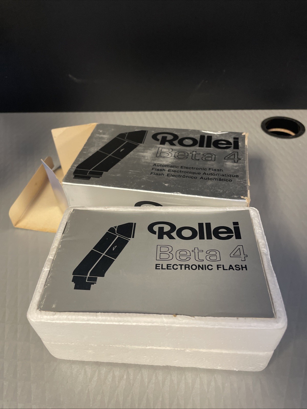 ROLLEI BETA 4 HOT SHOE AUTOMATIC ELECTRONIC FLASH New old Stock
