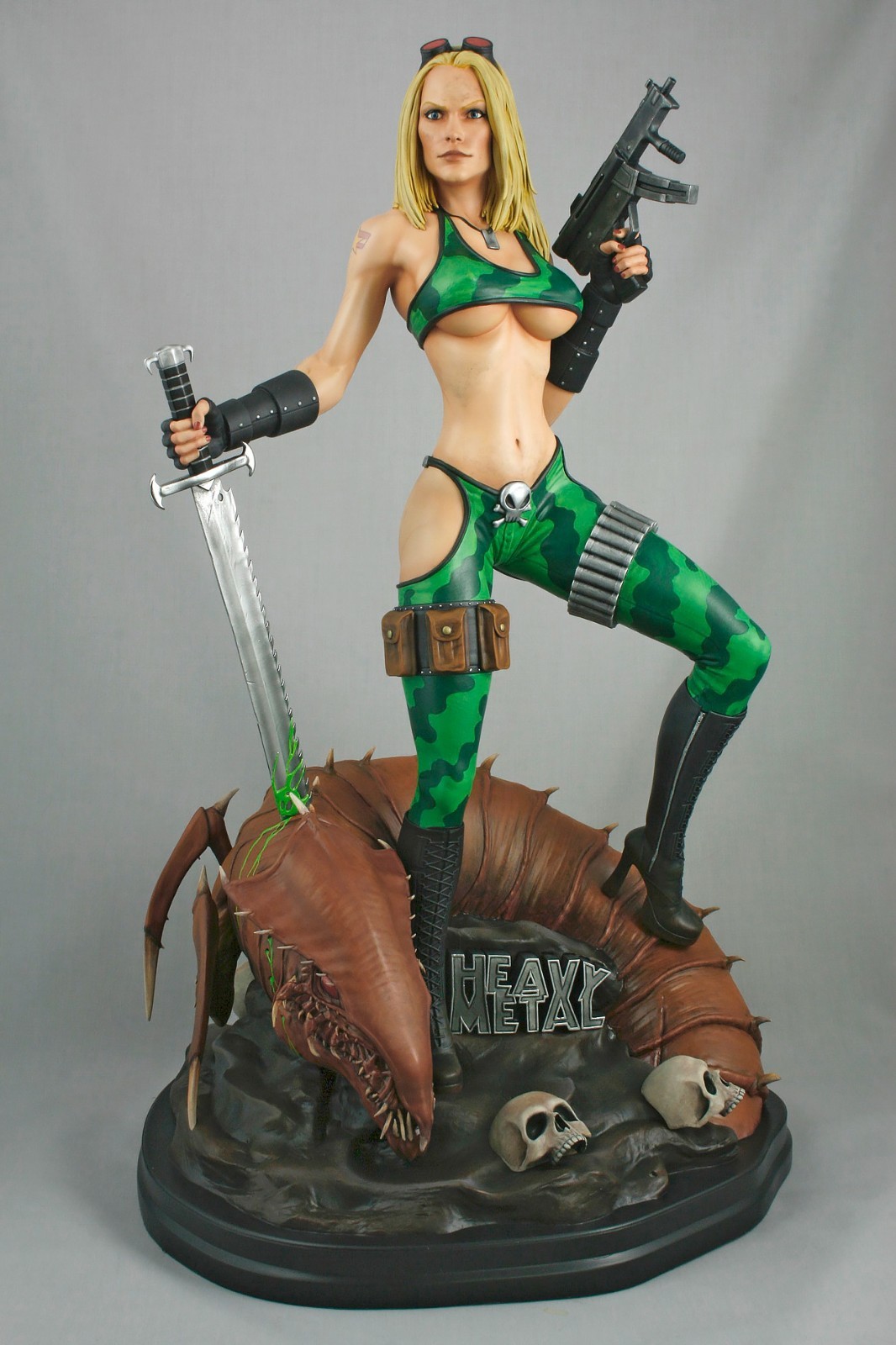 Heavy Metal Alien Marine Girl 1:4 Statue HCG Sold Out Edition BRAND NEW Sealed