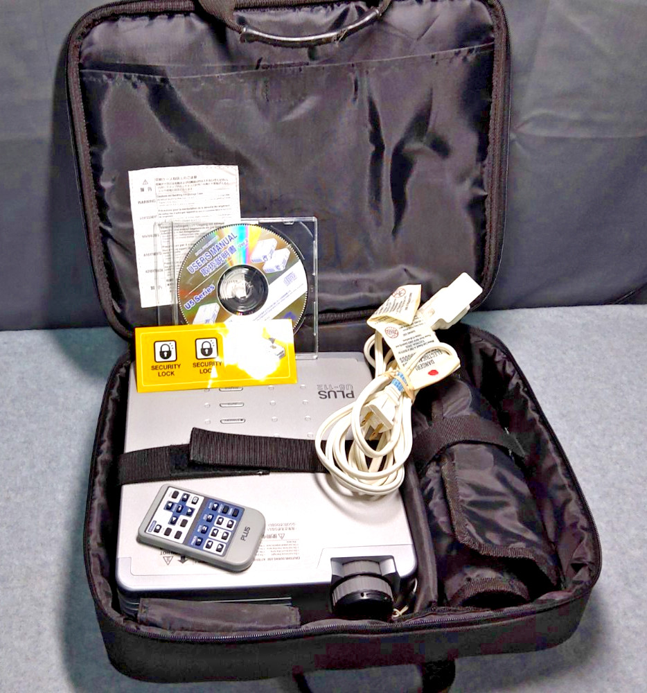 Plus U5-112 Projector in Bag Bundle  *Tested*  Battery NOT Included