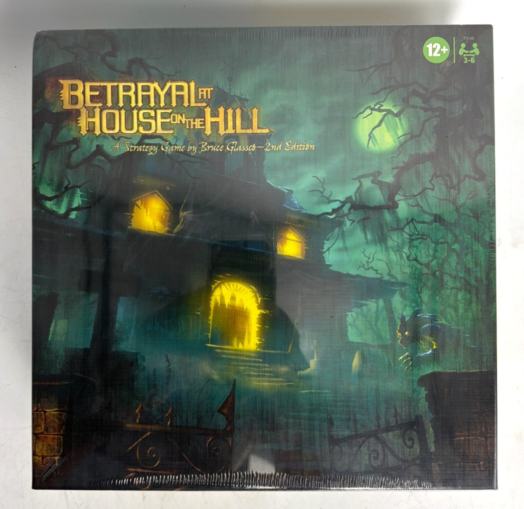 [NEW] (F3148) Avalon Hill Betrayal at House on the Hill Board Game