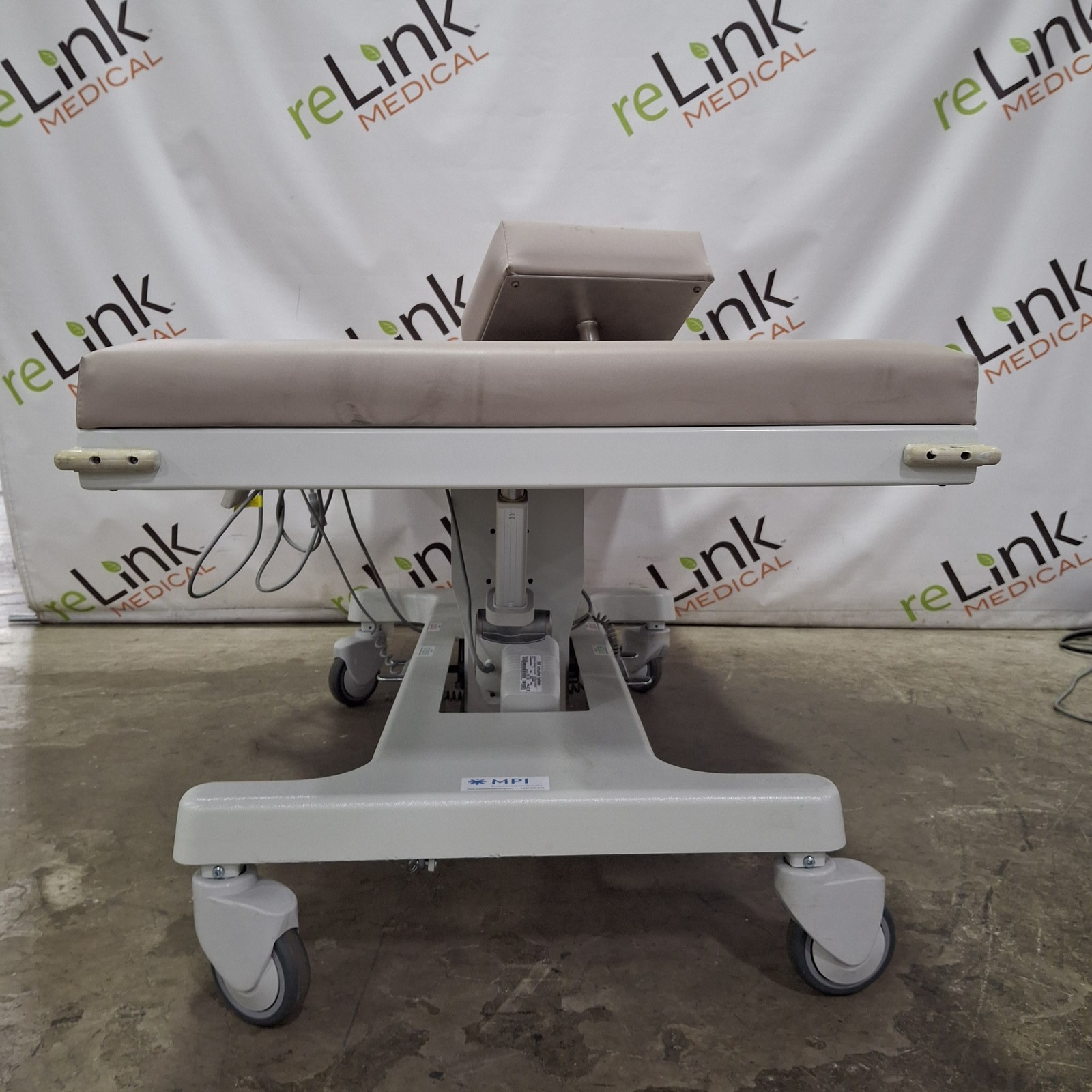 Medical Positioning, Inc. EchoBed Dual 1233 Imaging Table