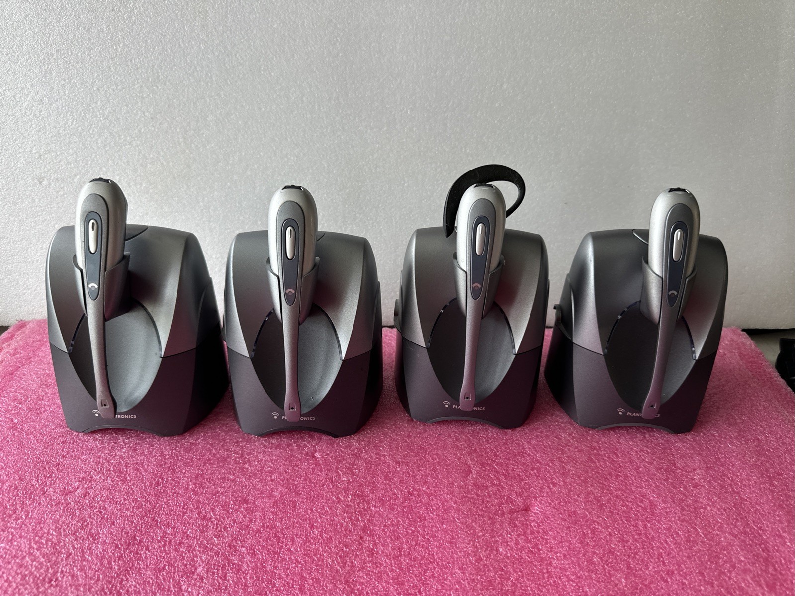 4@ Plantronics CS55  Wireless Office Earpiece Headset System W/ Charger