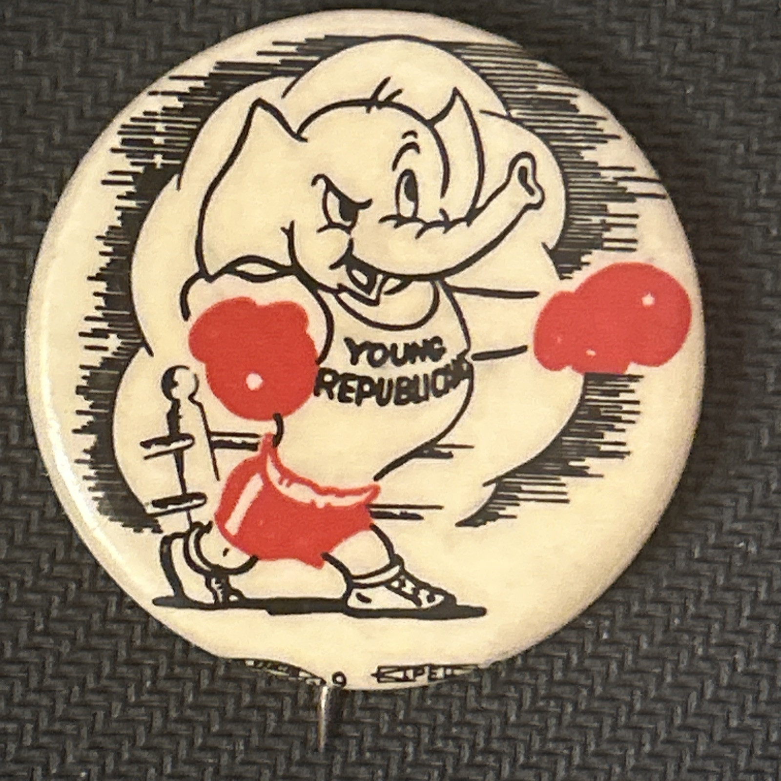 Dwight Eisenhower IKE boxing Elephant Young Republicans  1 1/2” pinback button