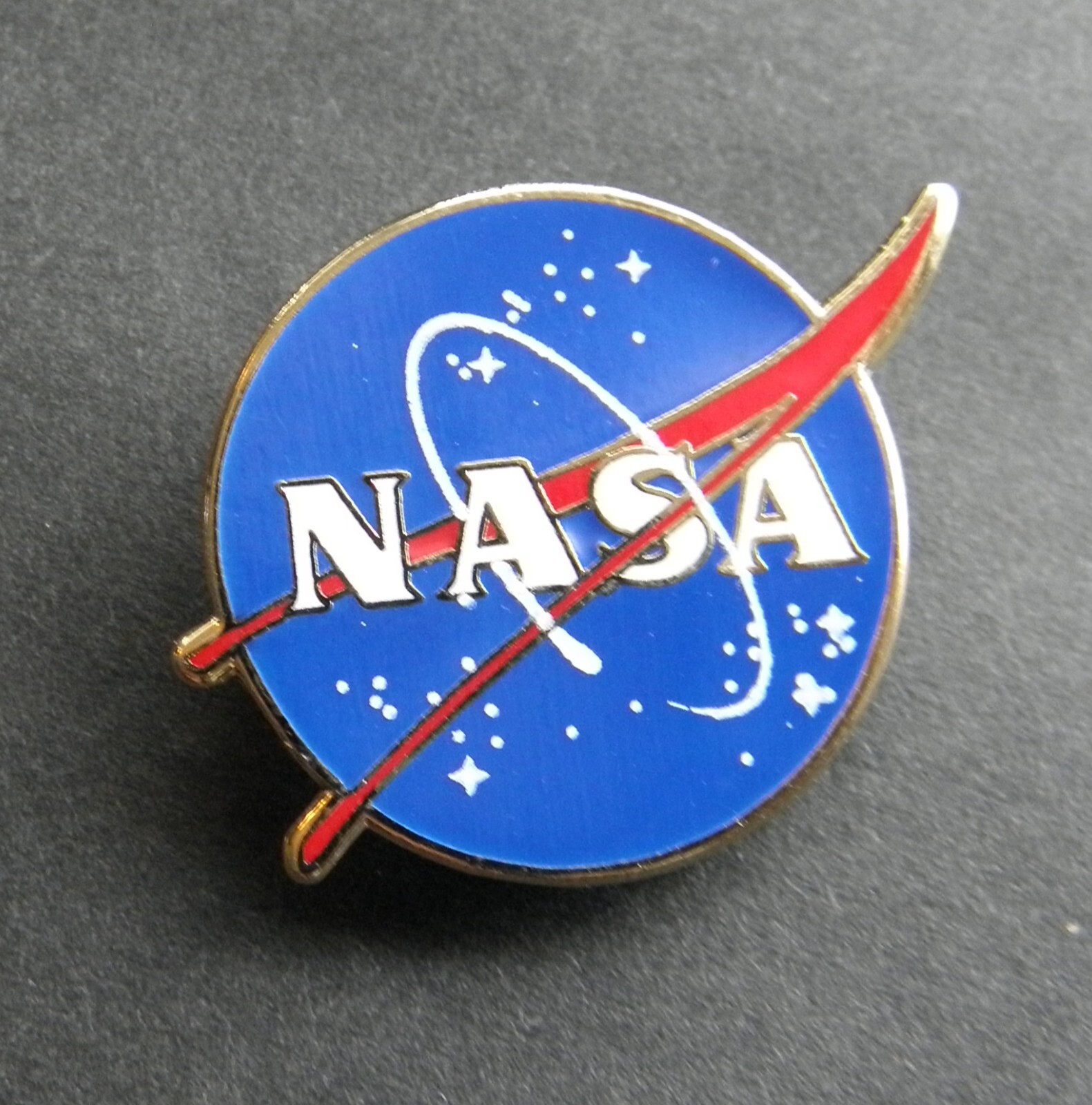 NASA SPACE AGENCY ASTRONAUT ROUND LAPEL PIN BADGE 1.1 inch National Aeronautics