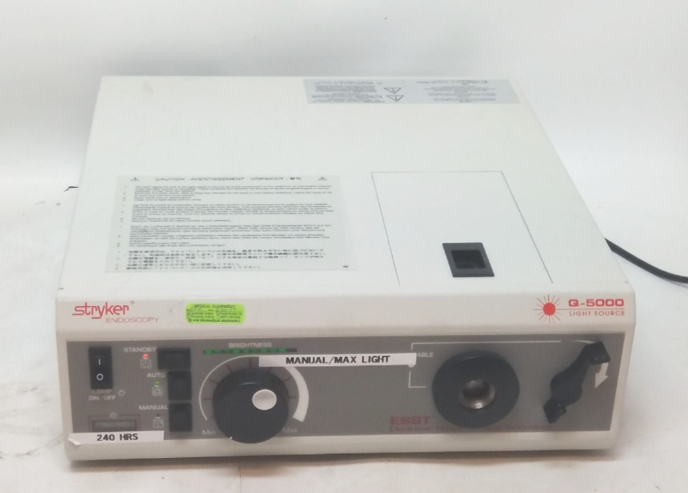 Stryker Endoscopy X5000 Light Source 220-180-000