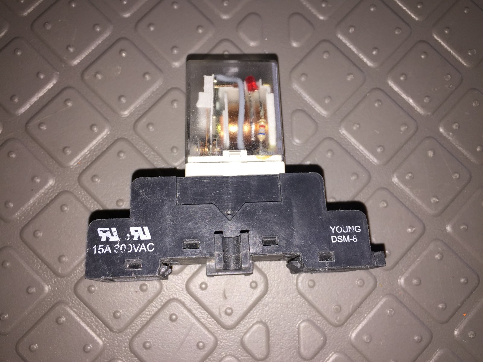 Young DSM-8 Relay Base 8-PIN 15A 300VAC w/Relpol RY2-1012-26-5124-L Relay
