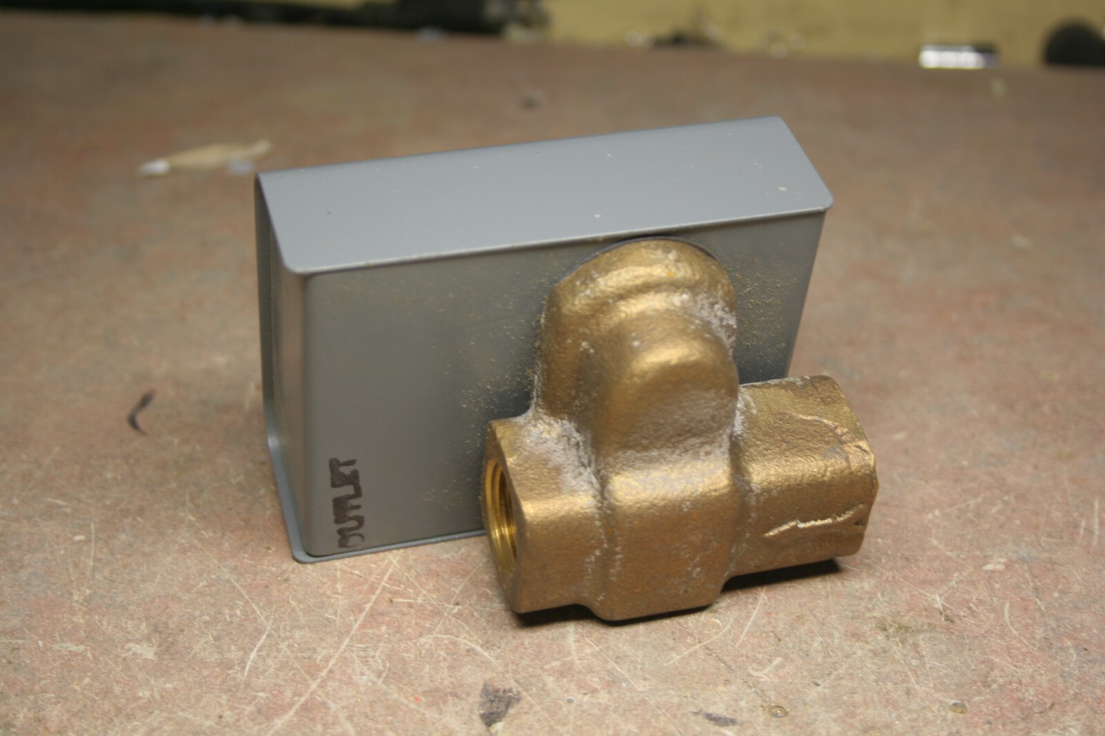 Penn F60B-1 Flow control switch 1/2" NPT Open Low close 1.9 GPM NIB 3 available